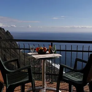Gasthof Vila Mia, Fajã da Ovelha